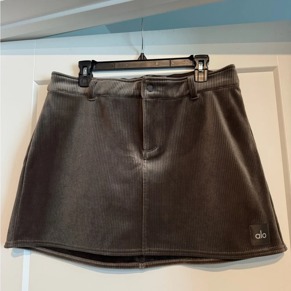 Alo Velour Baller Mini Skirt, Macchiato, Size Large